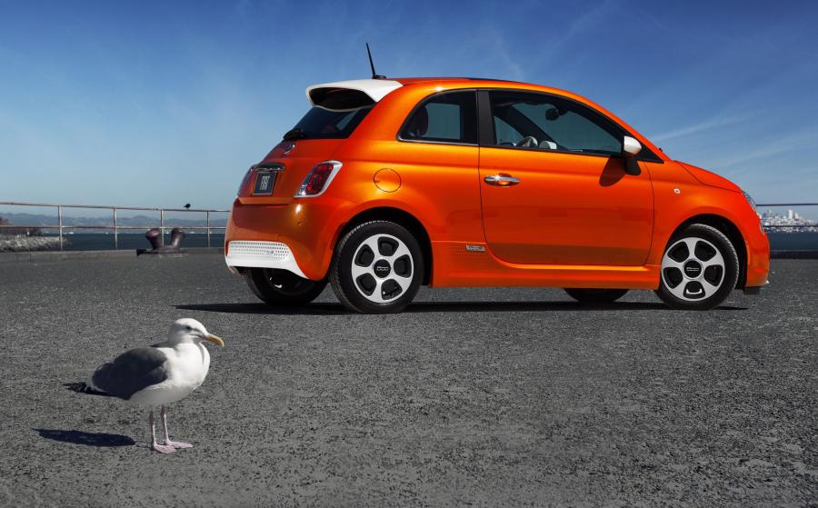  Fiat 500e 2013 года  (US) (фото 30 из 37)